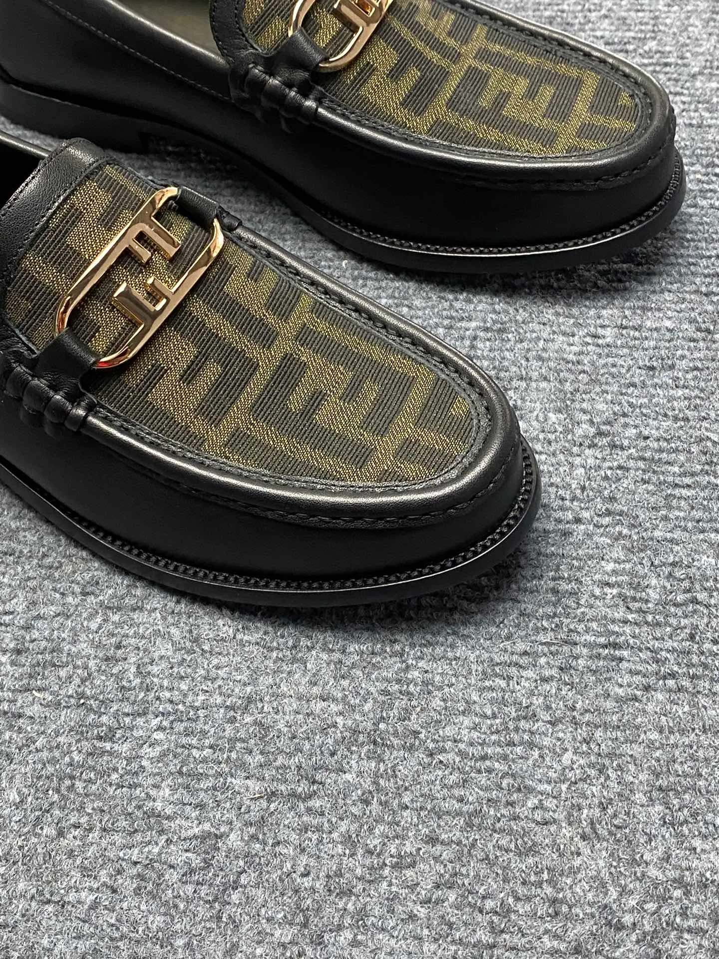 Men's Men's Shoes Men's Men's Shoes 💰900FENDI Fendi Men's Breathable and Comfortable Leather Shoes. Original development. The leather outsole is made of leather. Counters copy one to one. Imported counter cowhide. Imported water dyes cattle. 38 to 44. (45.46. can be ordered. 47.